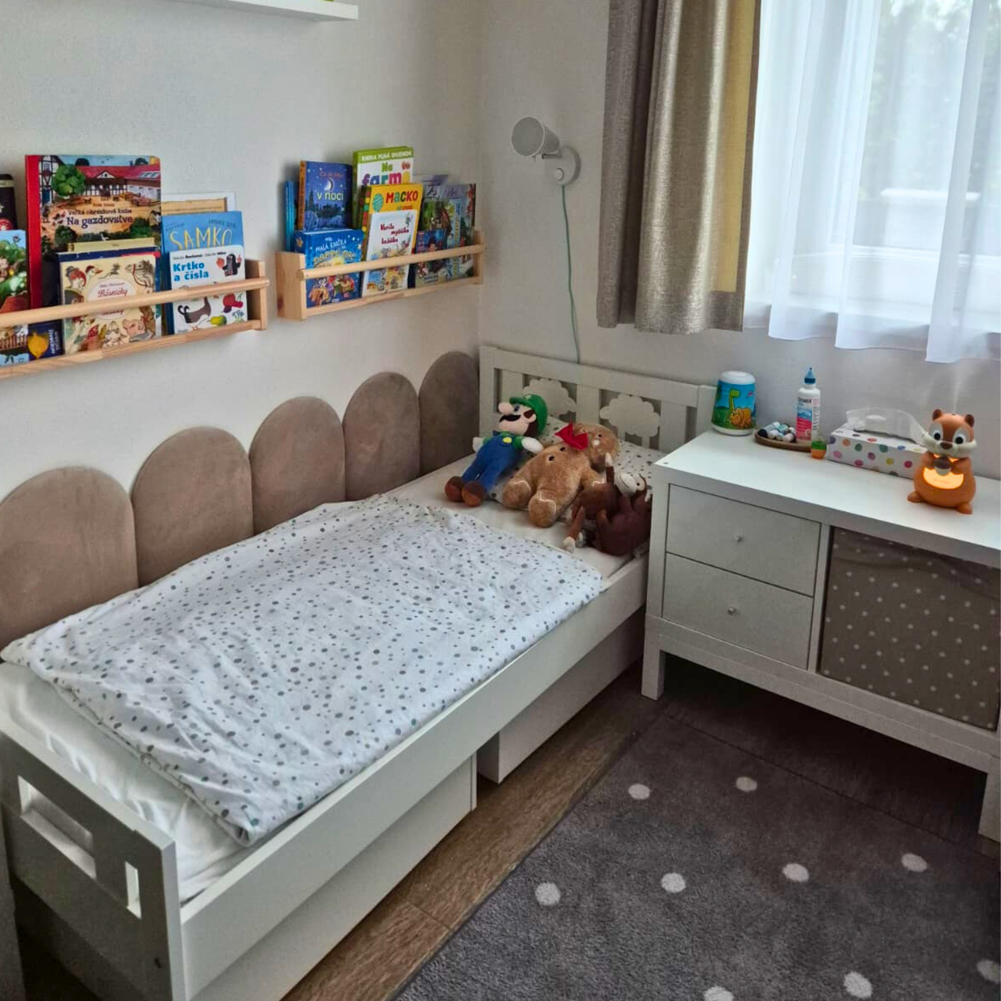 Čalúnené panely za posteľ